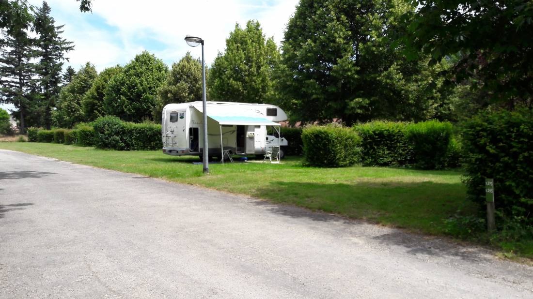 Camping Le Nid du Parc **** — 露营地 in Villars-les-Dombes 