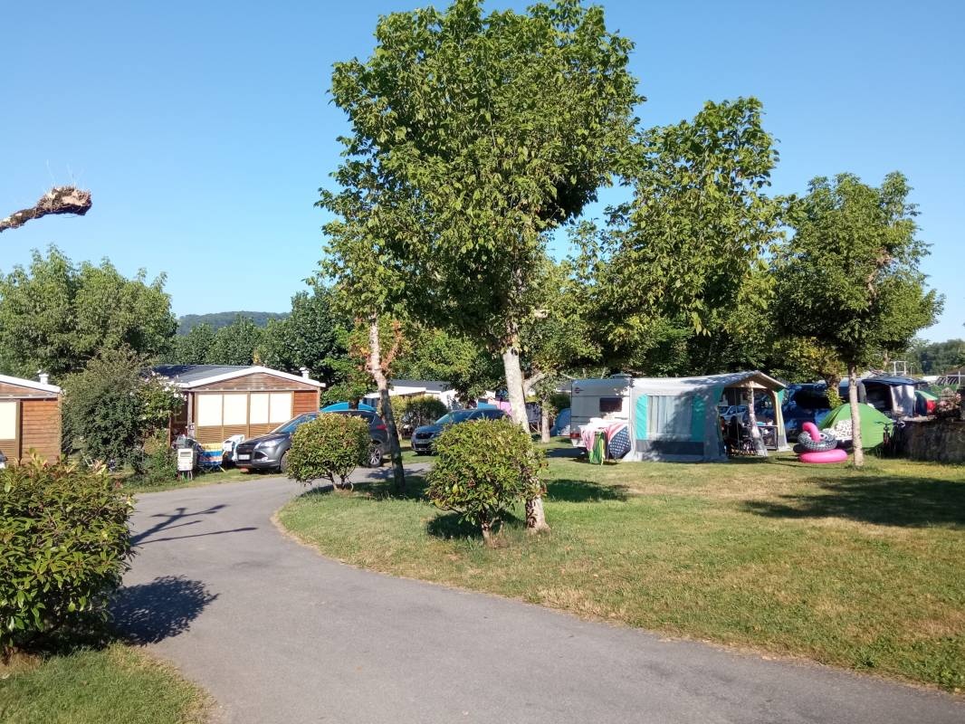 Camping Le Monloo **** — Місце для кемпінгу in Bagnères-de-Bigorre / Occitanie