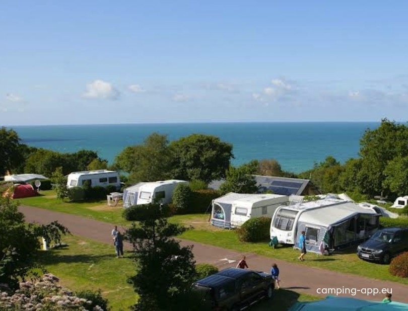 Camping L'Anse du Brick — Kemp in Maupertus-sur-Mer 