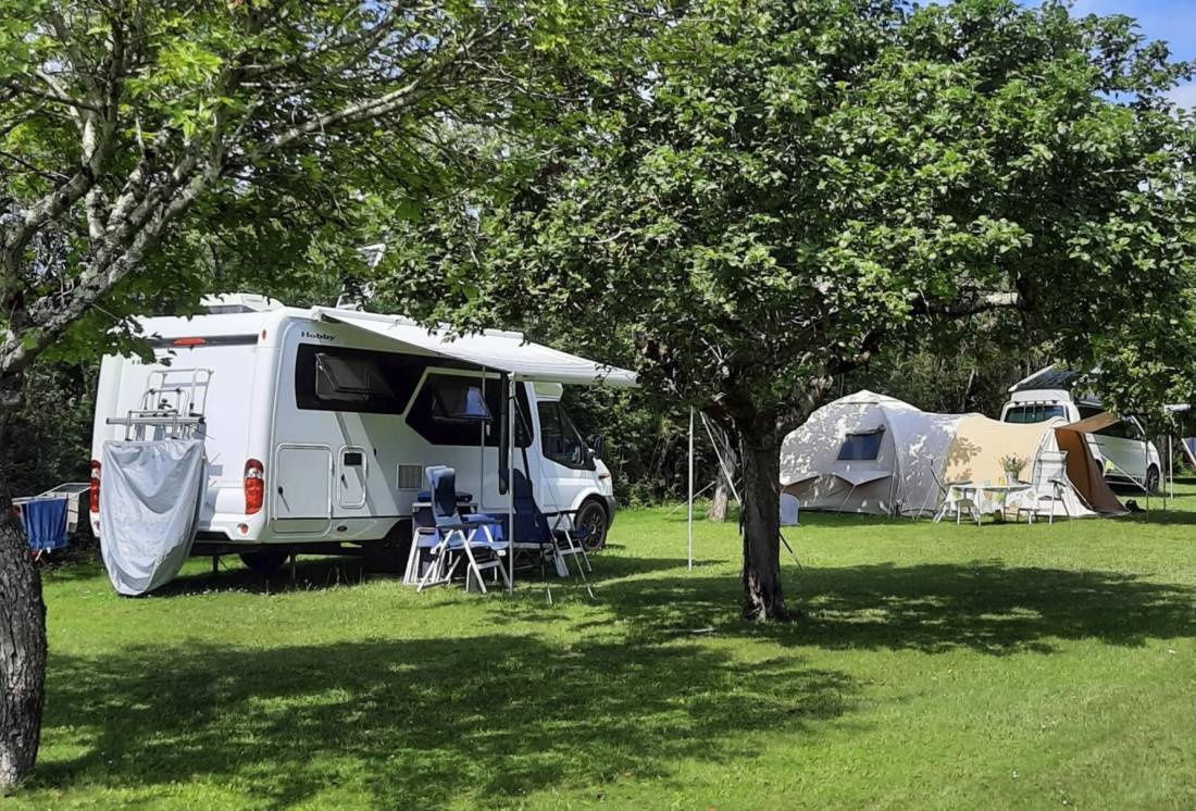 Camping Le Bonhomme — Camping Site in Néret-Frankrijk