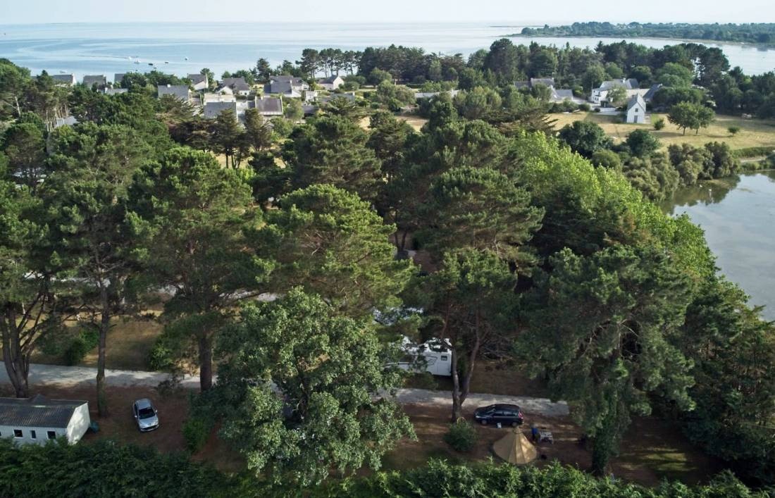 Camping Le Cadran Solaire *** — Kemping in Le Tour-du-Parc / Bretagne