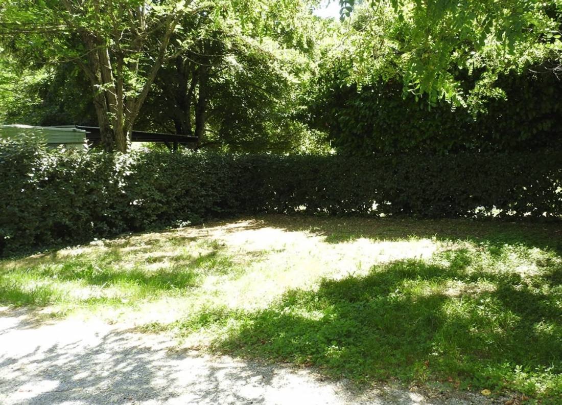 Camping Le Chaudebry ** — Sítio de acampamento in Vinezac