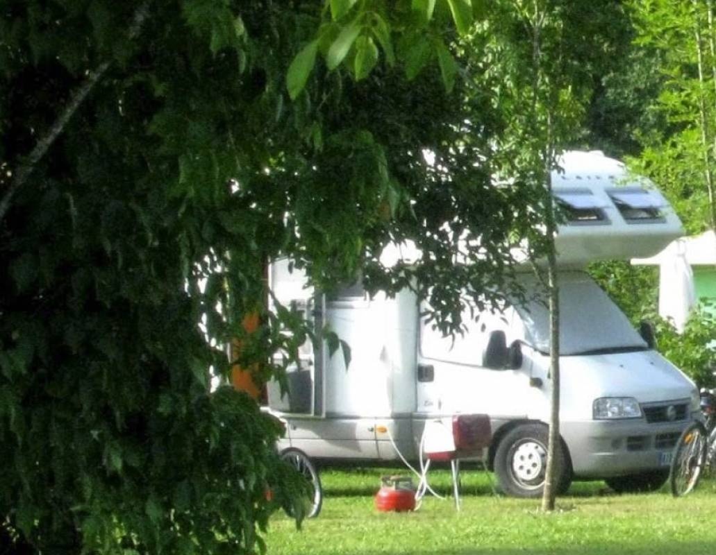 Camping Le Champ de Guiral *** (Naturisten Camping) — Campingplats in Gourdon