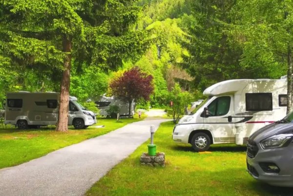 Camping Caravaneige Le Champ du Moulin — Photo 5