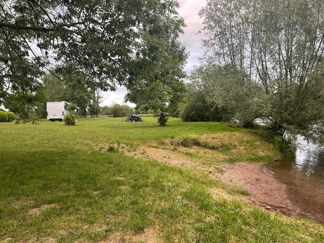 Camping Le Chapeau Chinois — Camping Site in Villersexel / Bourgogne Franche-Comté