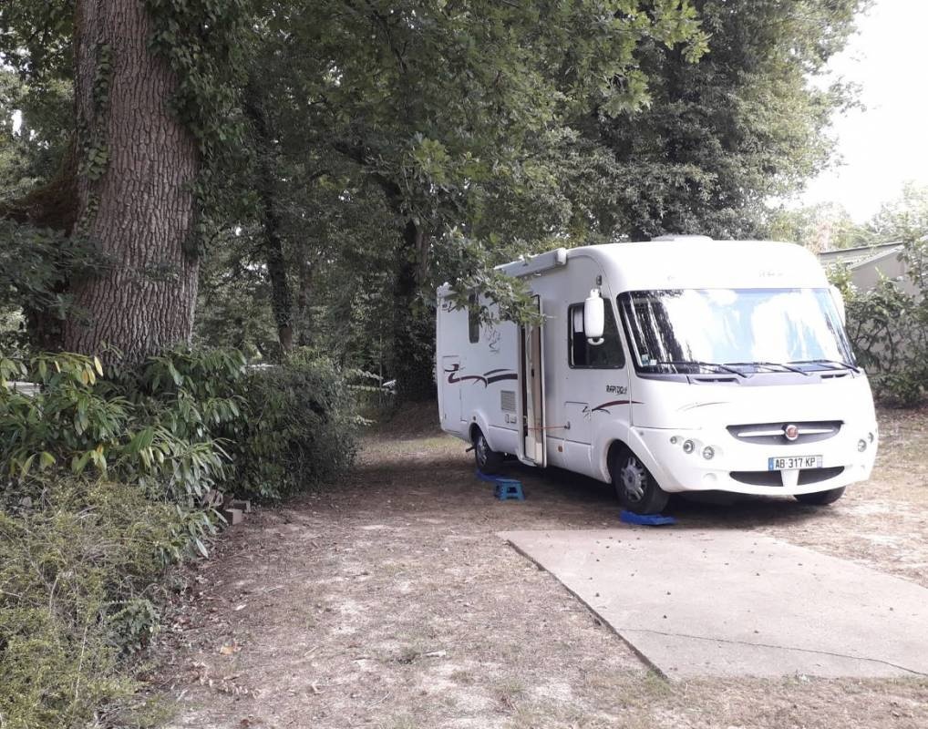 Camping La Partence *** — Camping in Nousse