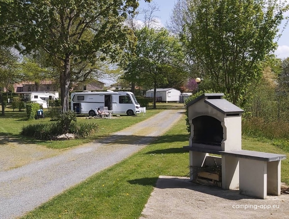 Camping de la Chalaronne — Campingplass in Saint-Didier-sur-Chalaronne