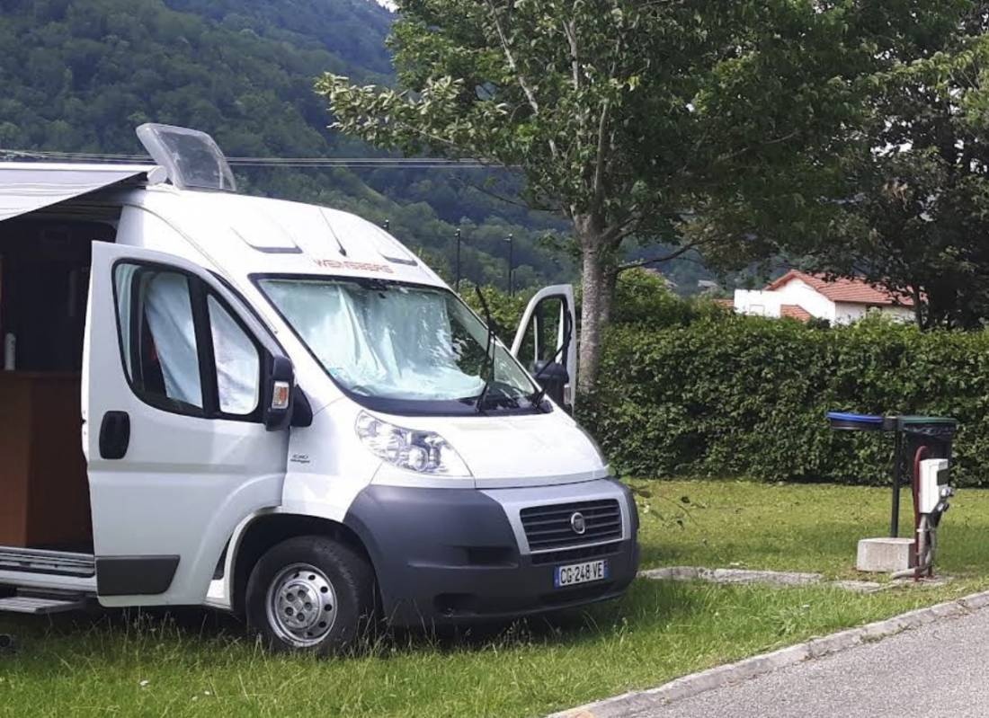 Camping La Grande Forêt — Campingplats in Saint-Étienne-de-Crossey