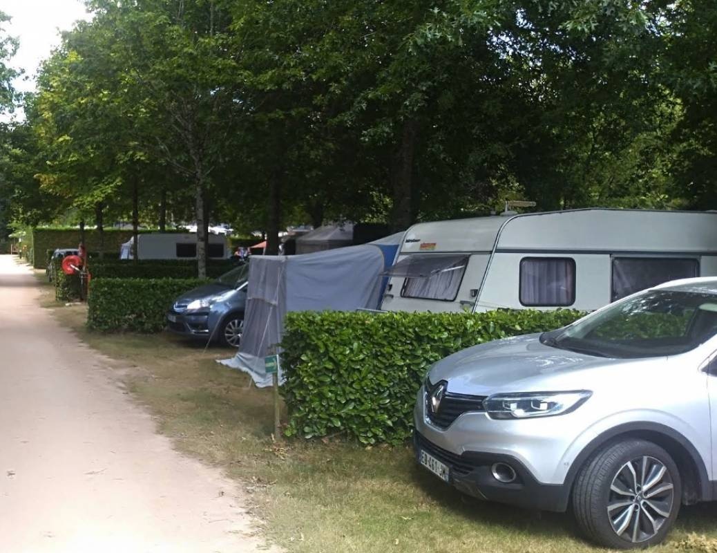 Camping La Forêt *** — Kamp yeri in Aizenay 