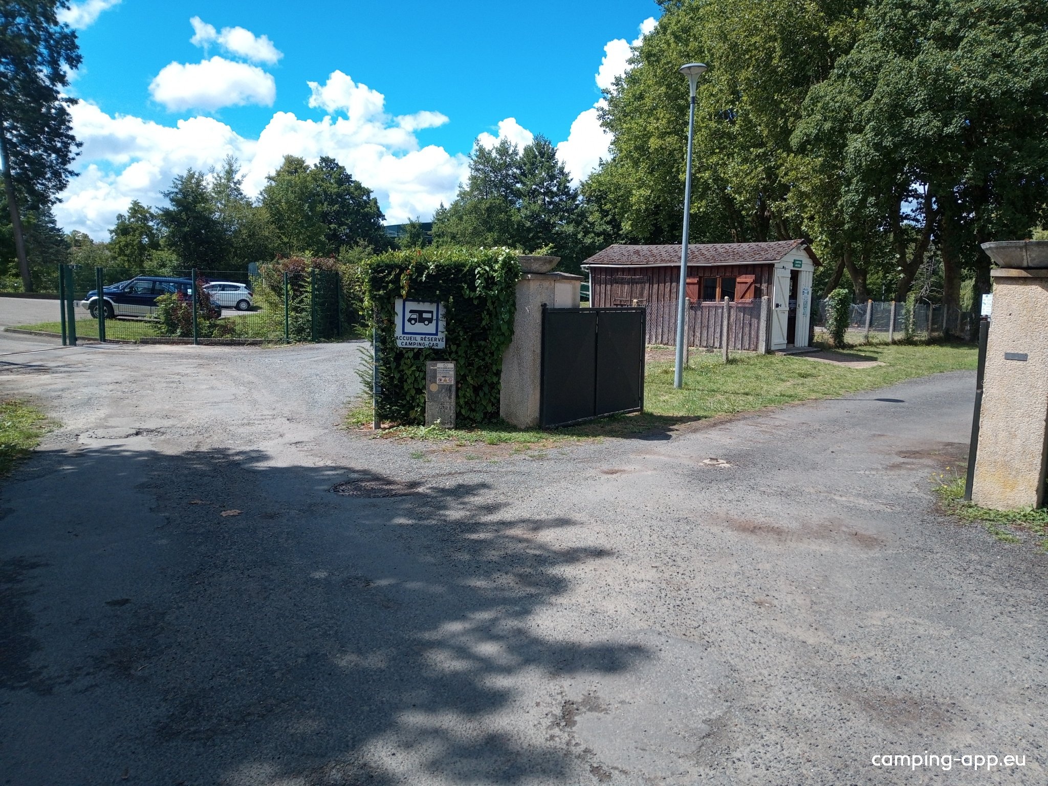 Camping Municipal des Viennes — Місце для кемпінгу in Nogent-le-Rotrou / Centre-Val de Loire