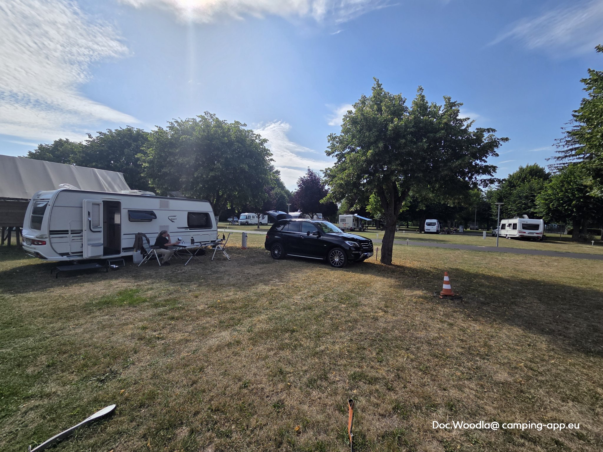 Camping Les Rives du Loing ** — Photo 2