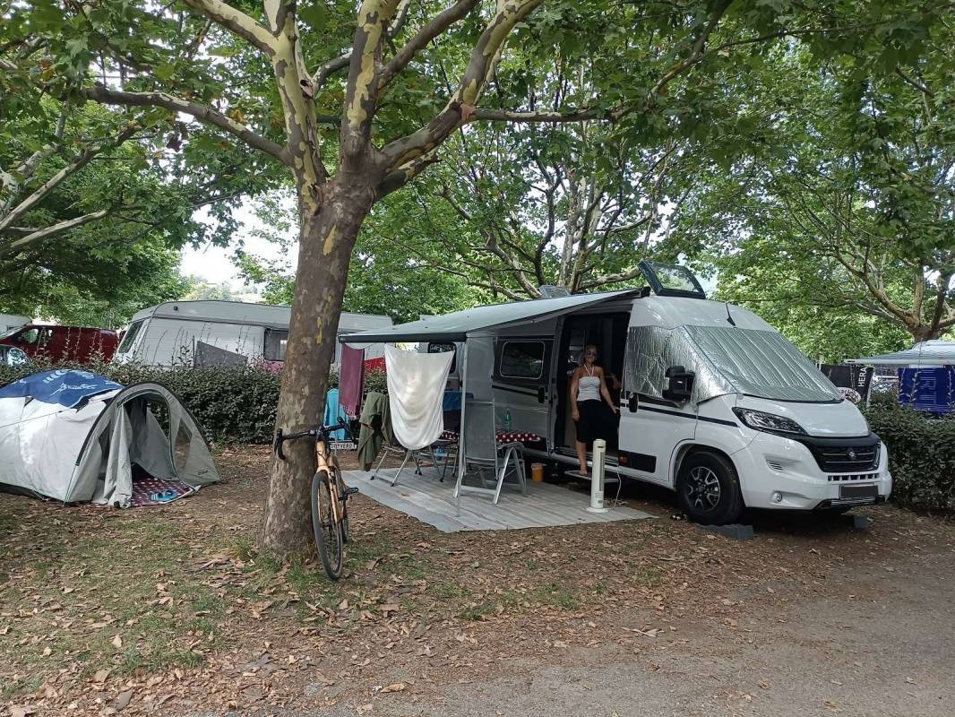 Camping Les Prés Hauts — Campingplatz in Sisteron / Provence-Alpes-Côte d'Azur