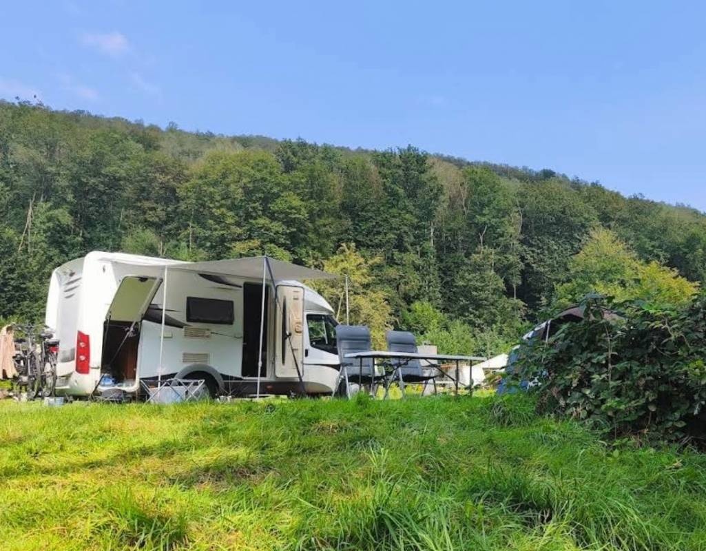 Le Camping des Rapides de Phade — Kamp yeri in Monthermé