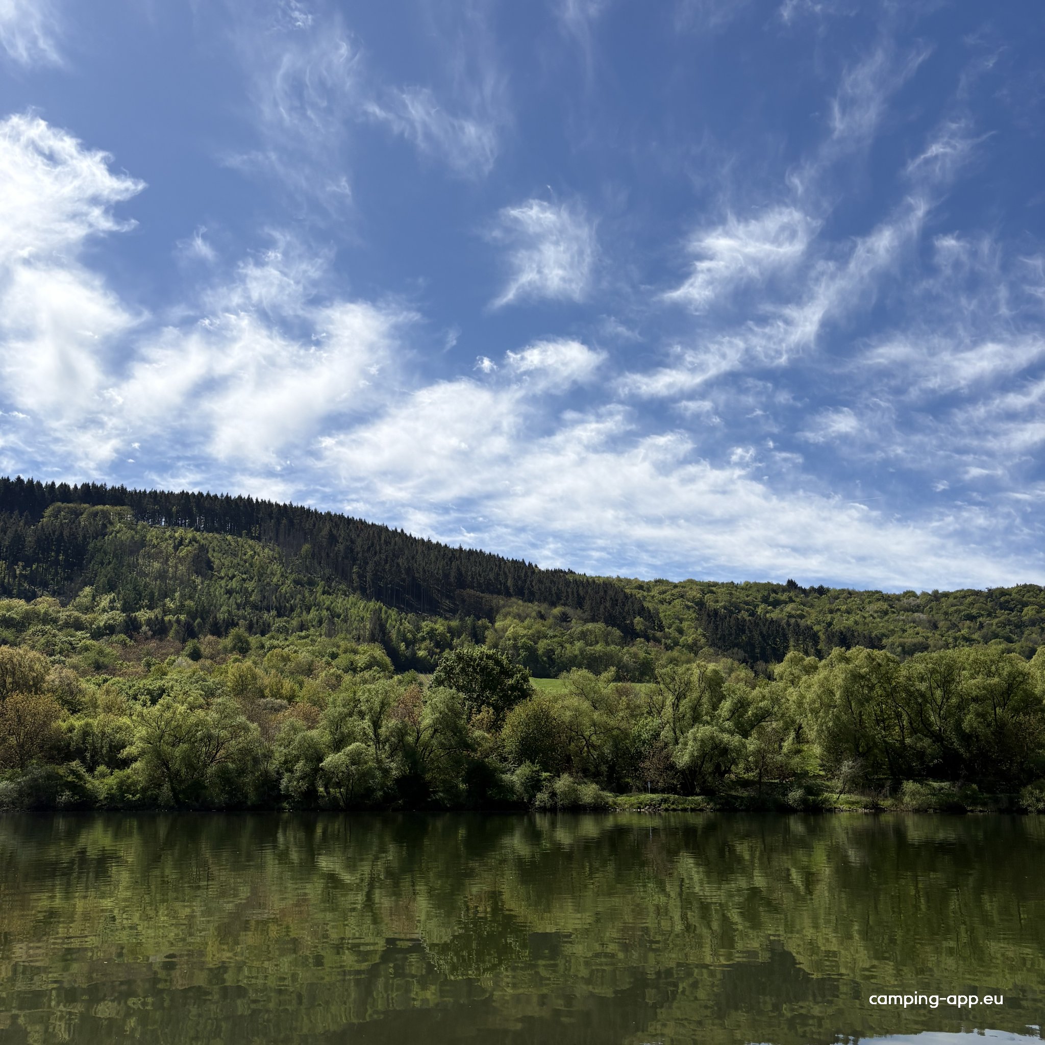Stellplatz am Moselufer Kinheim — Fotoğraf 2