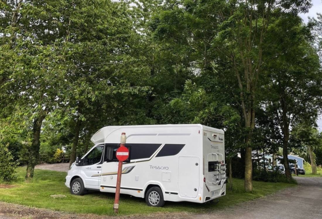 CampingLe  Romantic — Campingplatz in Steenvoorde