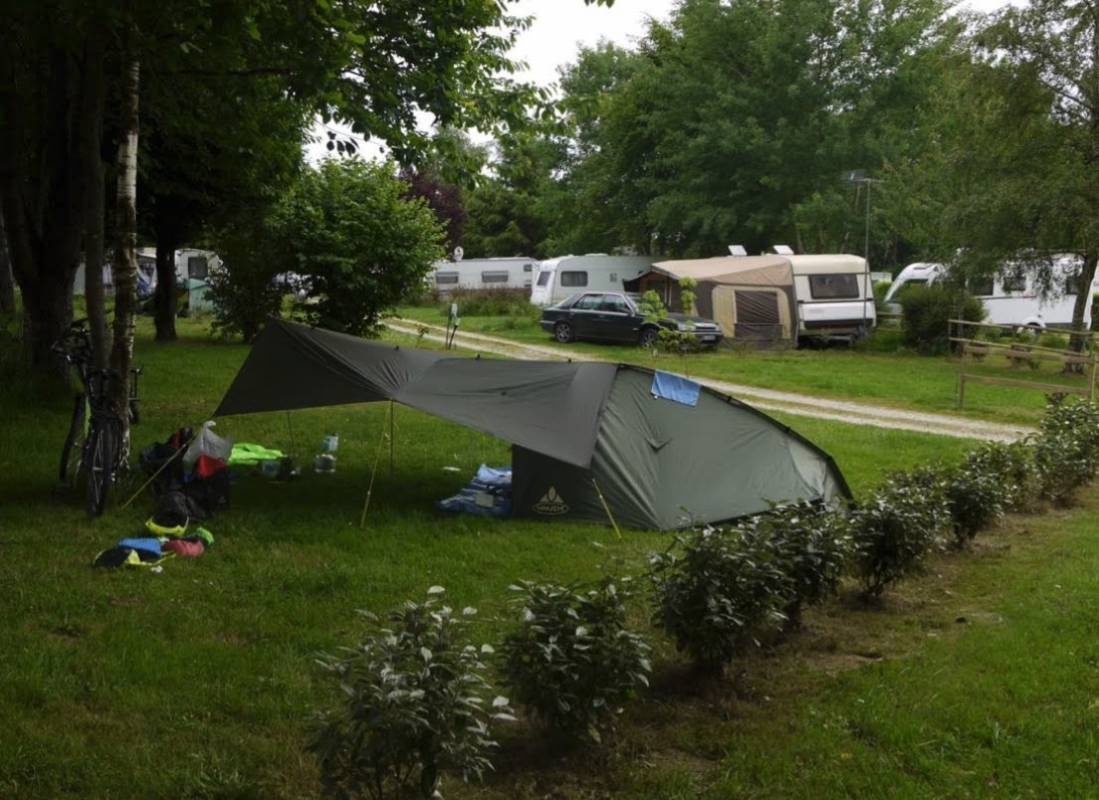 Camping Les Cerisiers *** — Camping in Guillac
