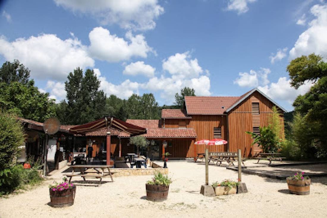 Camping Les 2 Vallées — Campingplats in Vezac