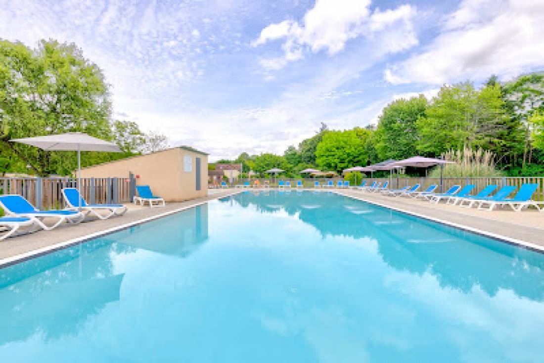 Camping Les 2 Vallées — Campingplass in Vezac