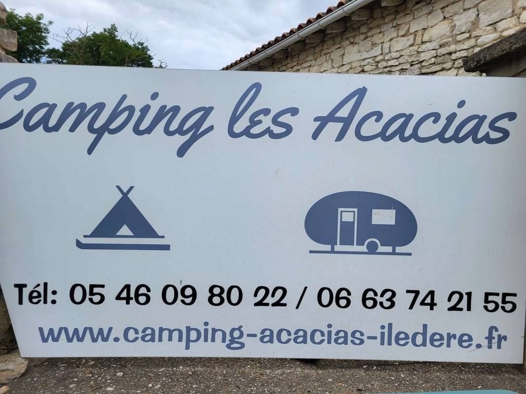 Camping - Ile de Ré - Les Acacias — Campingplass in Rivedoux-Plage / Nouvelle-Aquitaine