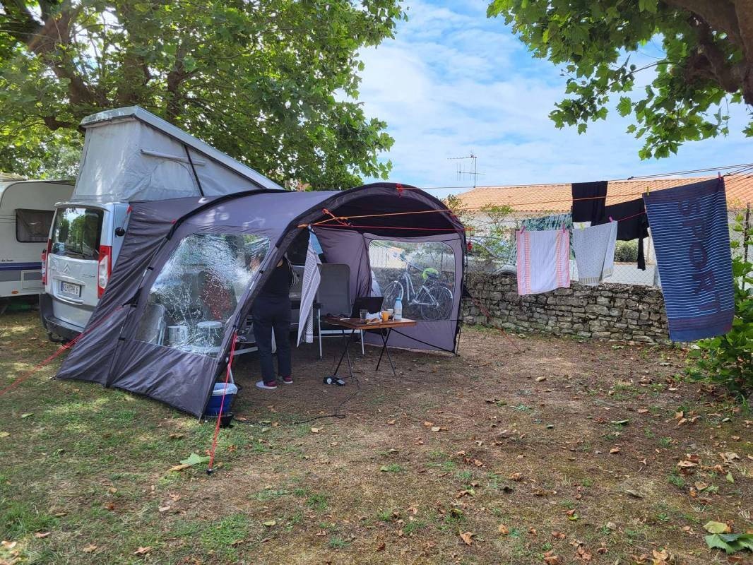 Camping - Ile de Ré - Les Acacias — Camping in Rivedoux-Plage / Nouvelle-Aquitaine