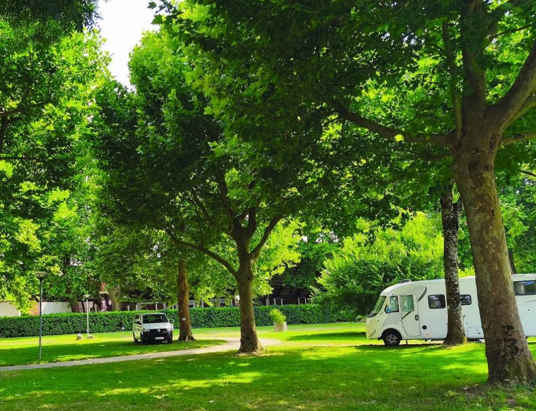 Camping Les Ombrages de l'Adour ** — Місце для кемпінгу in Aire-sur-l'Adour 