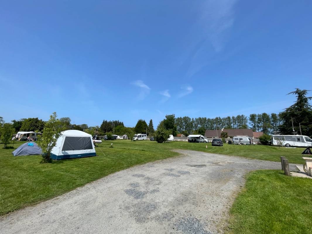 Camping Les Pommiers — Campingplass in La Cambe