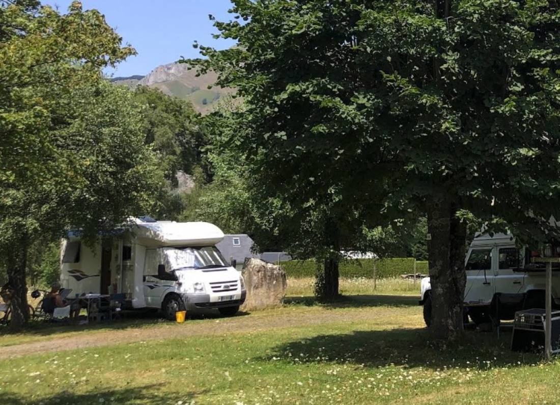 Camping Les Rives De L'adour ** — Місце для кемпінгу in Campan 