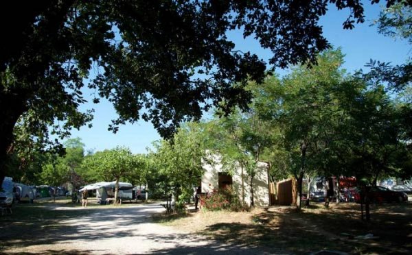 Camping Le Pastory, au pied du Mont Ventoux — Photo 2