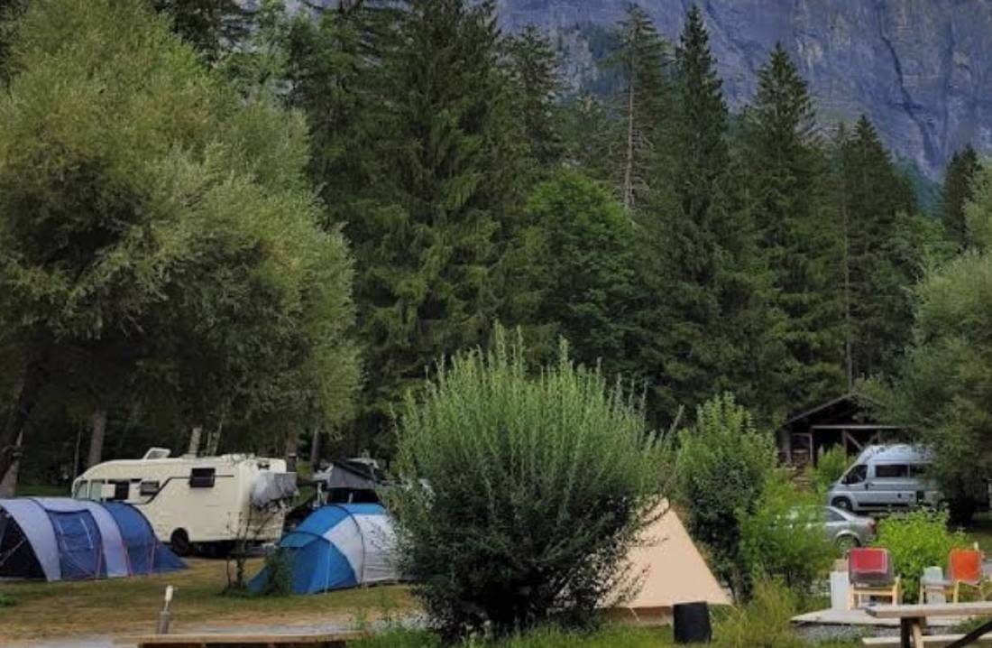 Camping Le Pelly — Kemp in Sixt-Fer-à-Cheval