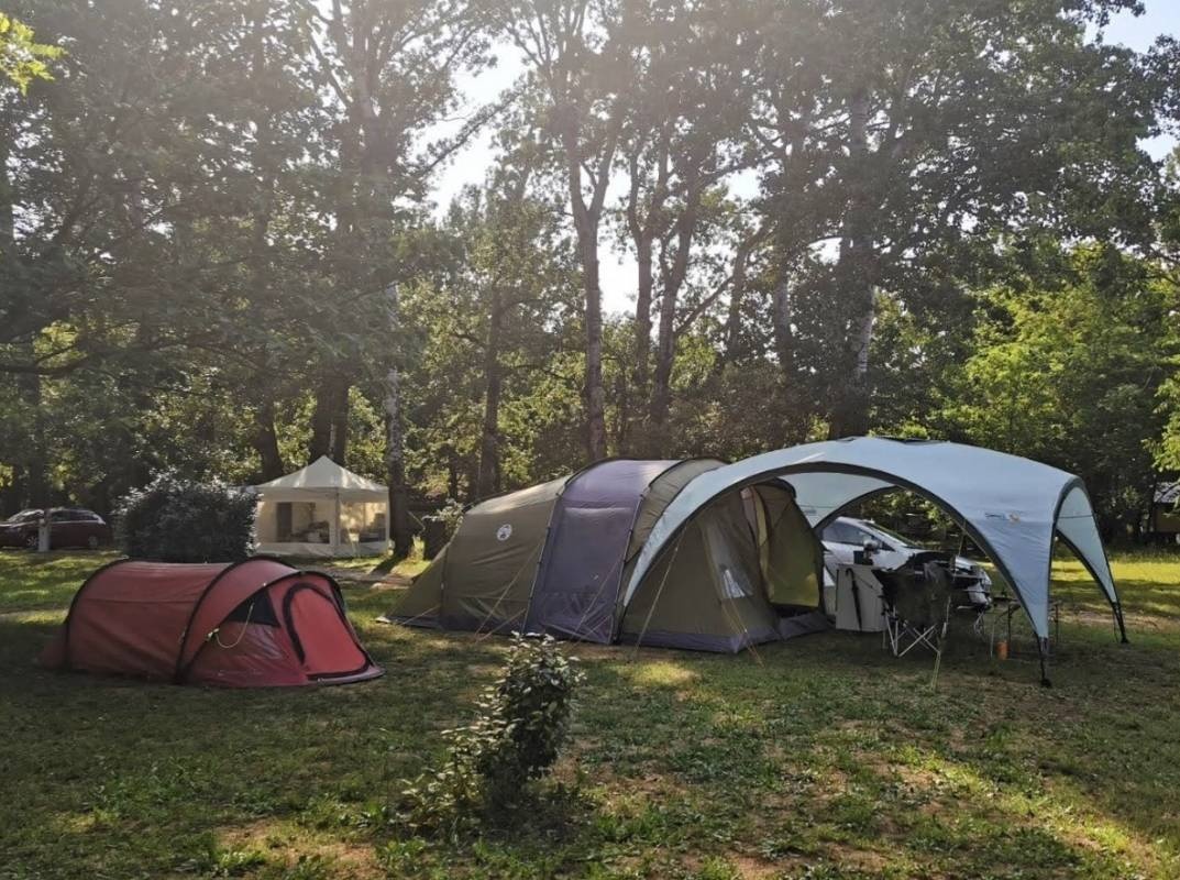Camping le Peyrolais *** — Cámping in Saint-Julien-de-Peyrolas