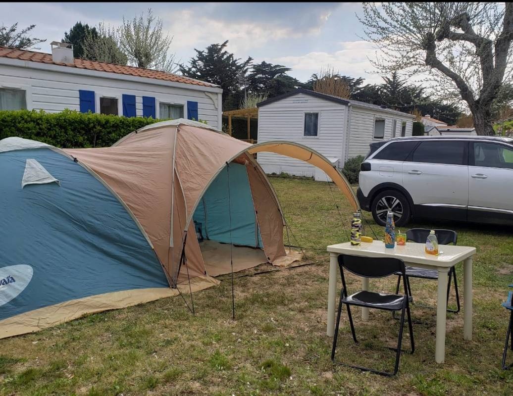 Camping Le Pont d'Yeu — Kemping in Notre-Dame-de-Monts
