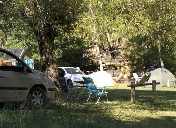Camping le pré de Charlet ** — Photo 2