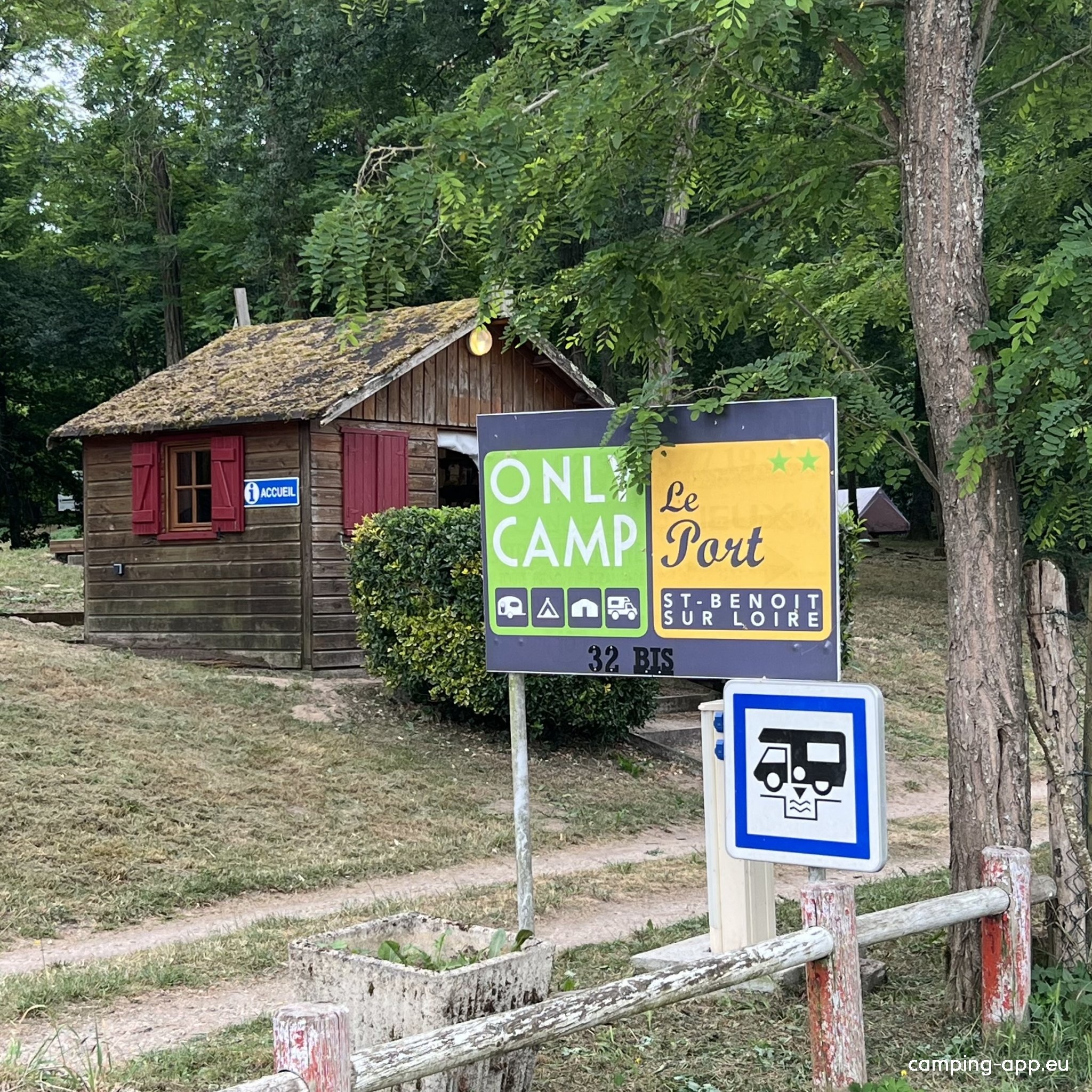Camping ** Onlycamp Port — Kemp in Saint-Benoît-sur-Loire
