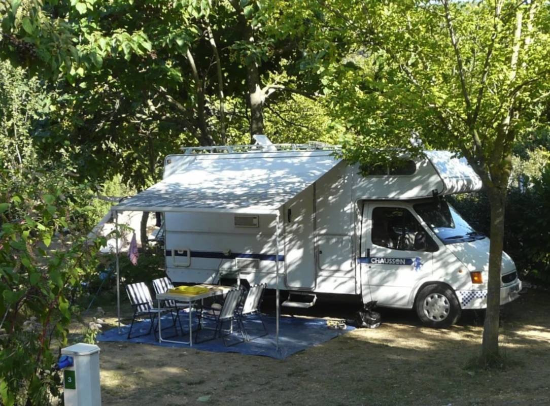 Camping Le Relais Des Brison ** — Campingplats in Beaumont