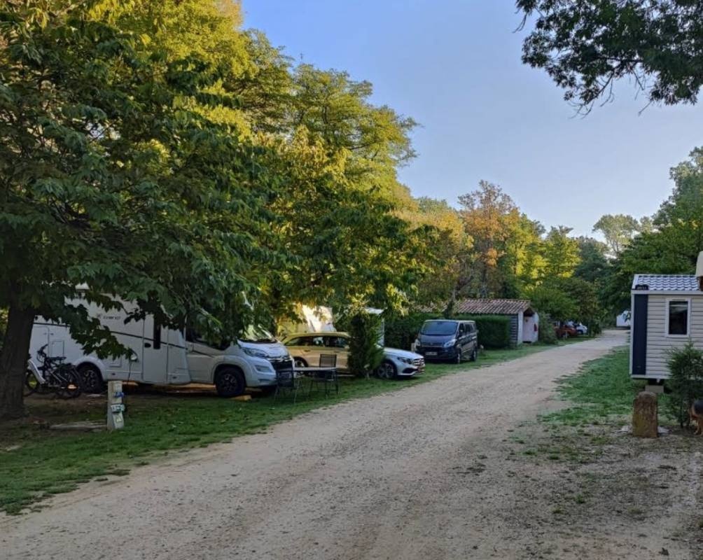 Camping Colorado — Sítio de acampamento in Rustrel