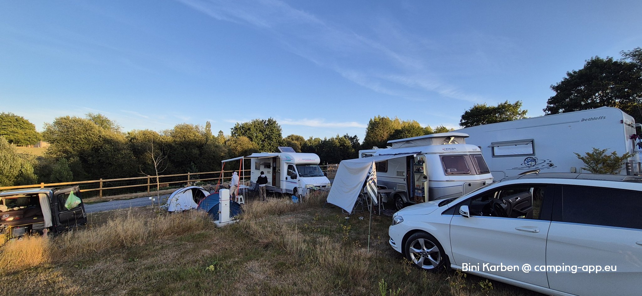 Camping Le Lac des Charmilles *** — Sítio de acampamento in Torigny-les-Villes