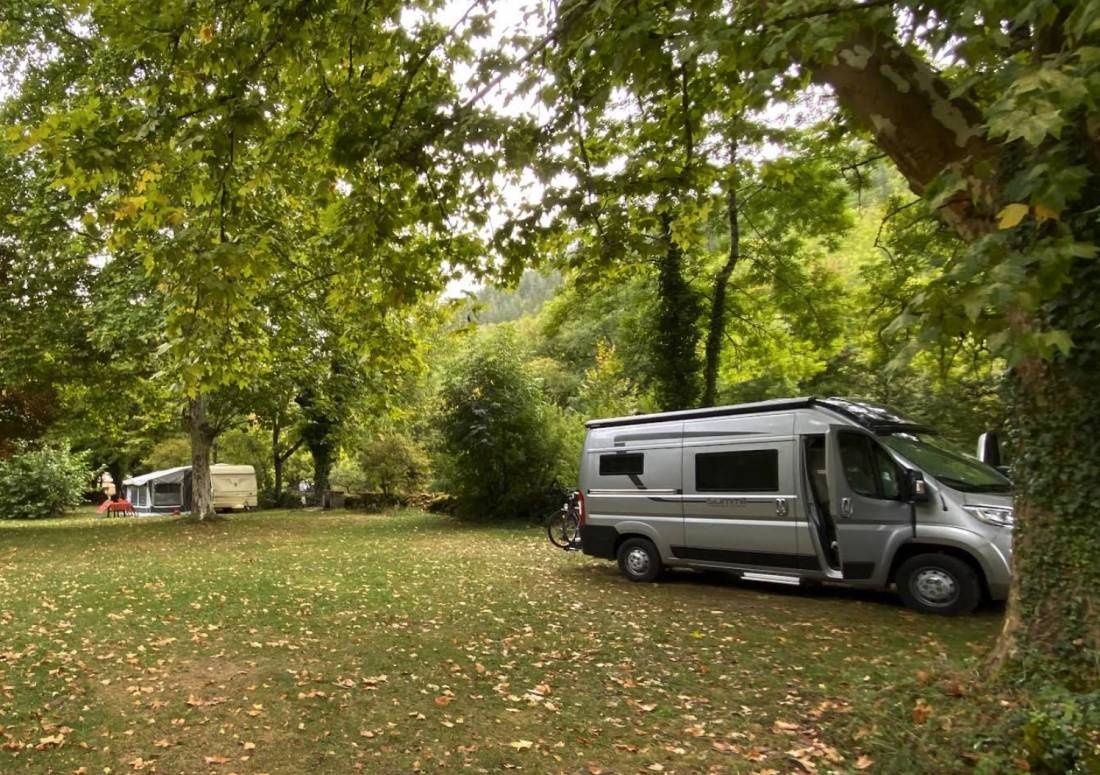 Camping Ruisseau du Treil — Campingplats in Larnagol