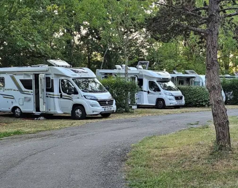 Stellplatz Castelnaudary — Karavan Sitesi in Castelnaudary
