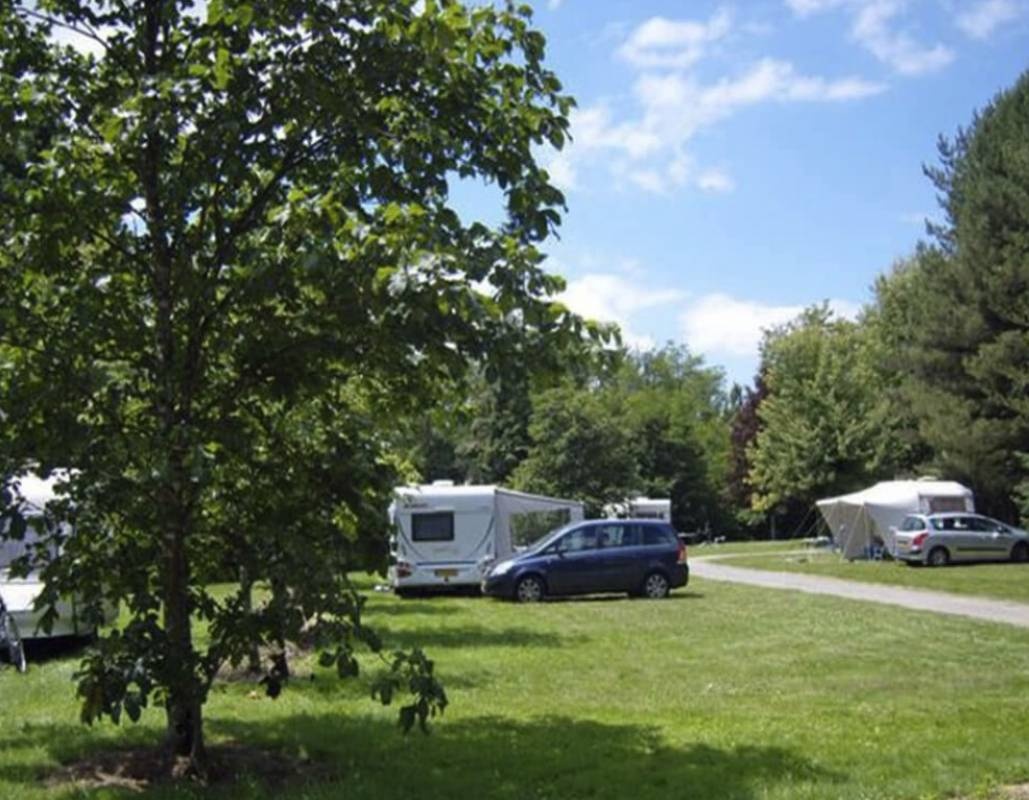 Camping Château de Chigy — Camping in Tazilly
