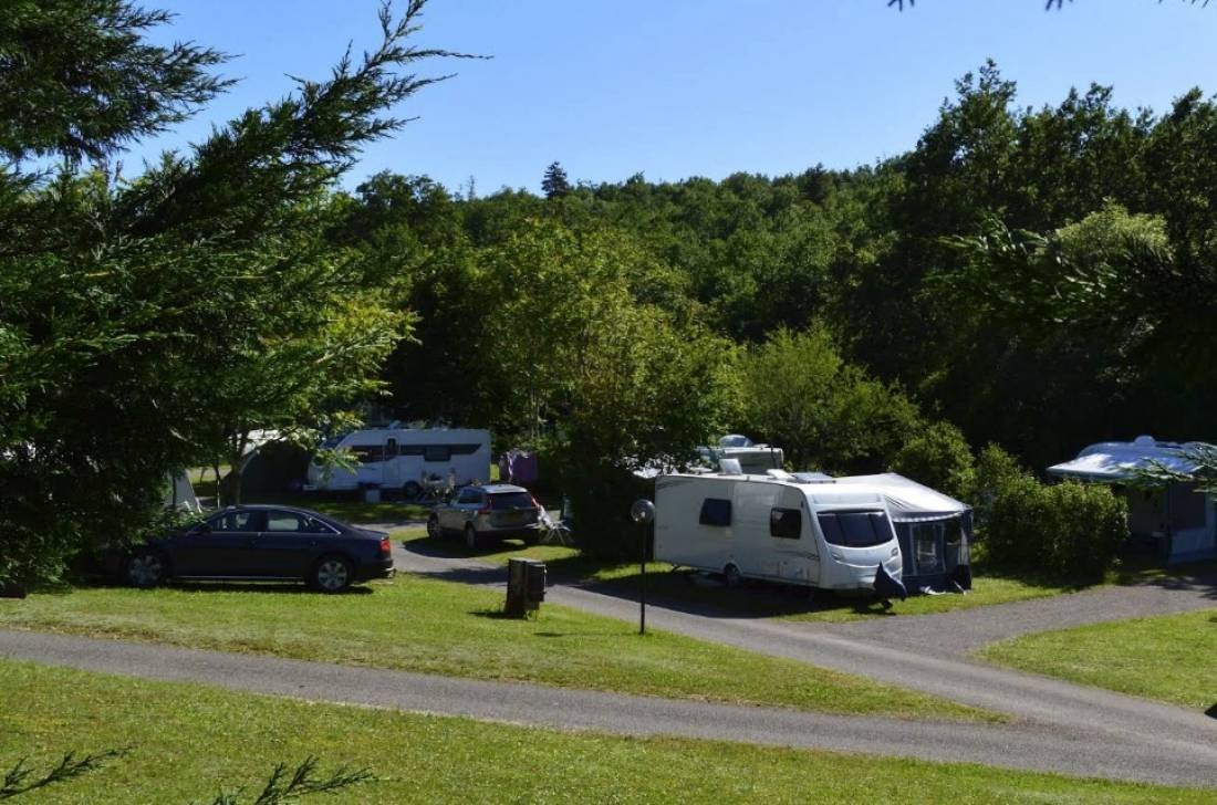 Château de Lacomté - Country Club Camping **** — Kamp yeri in Carlucet