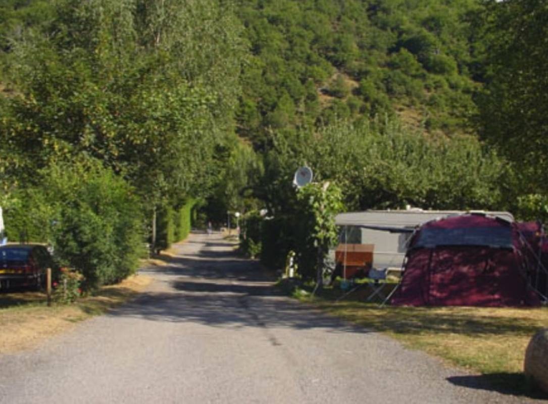 Camping Chon du Tarn — Camping in Bédouès-Cocurès