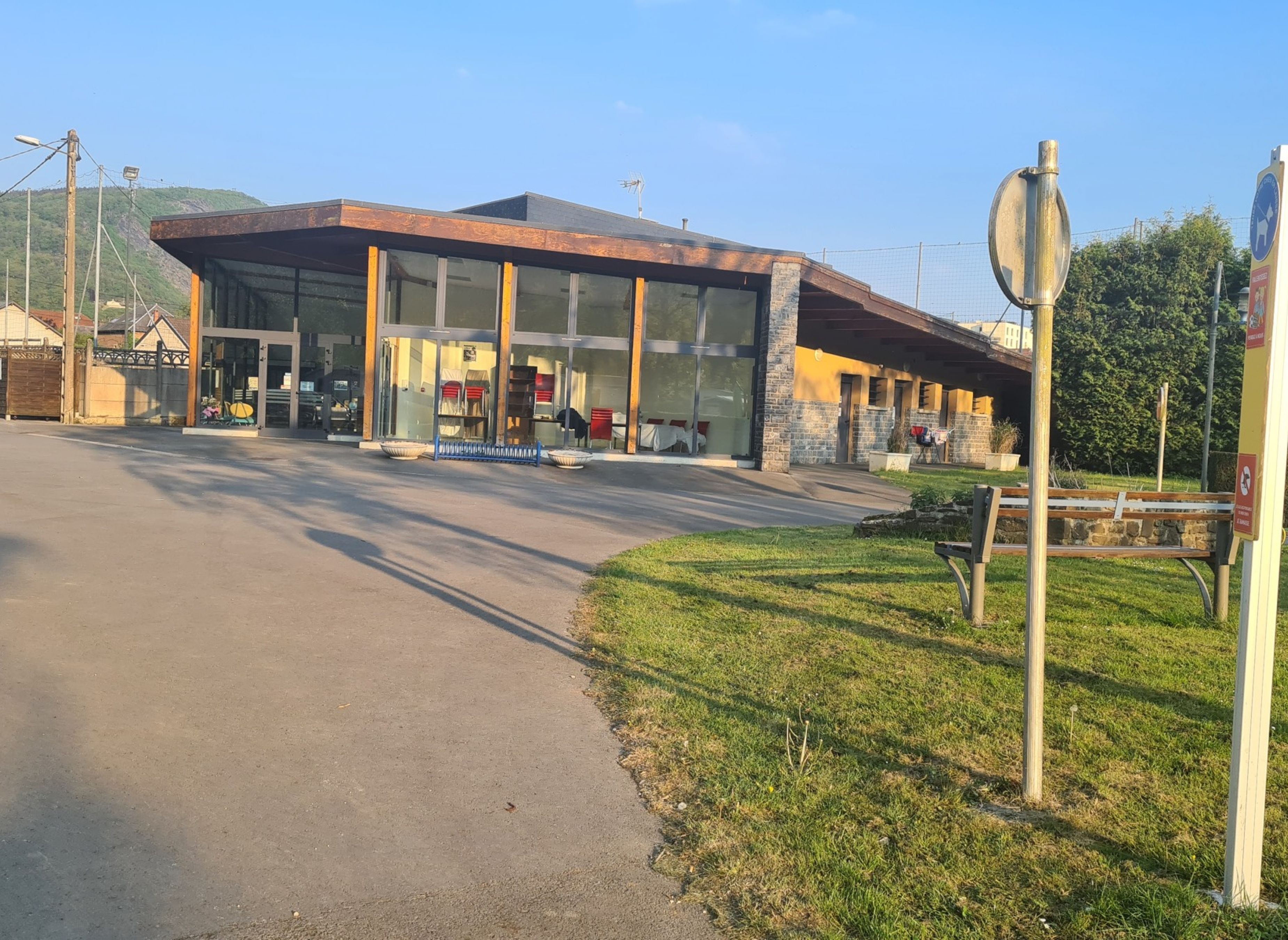 Camping Les Bateaux — Campingplatz in Revin