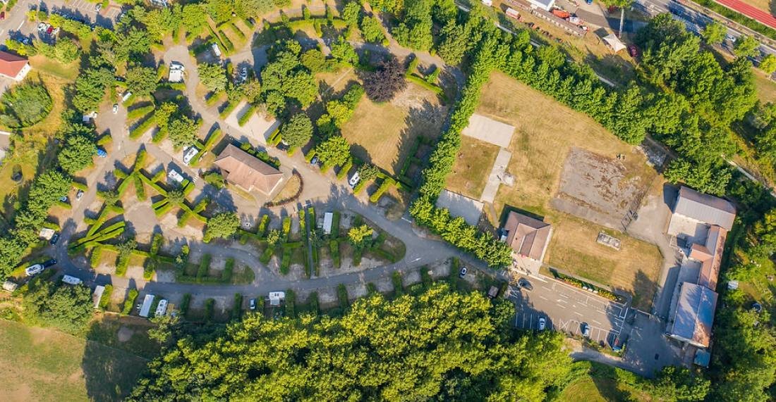 Camping les Genêts *** (max. 3,40 m Höhe) — Місце для кемпінгу in Gex