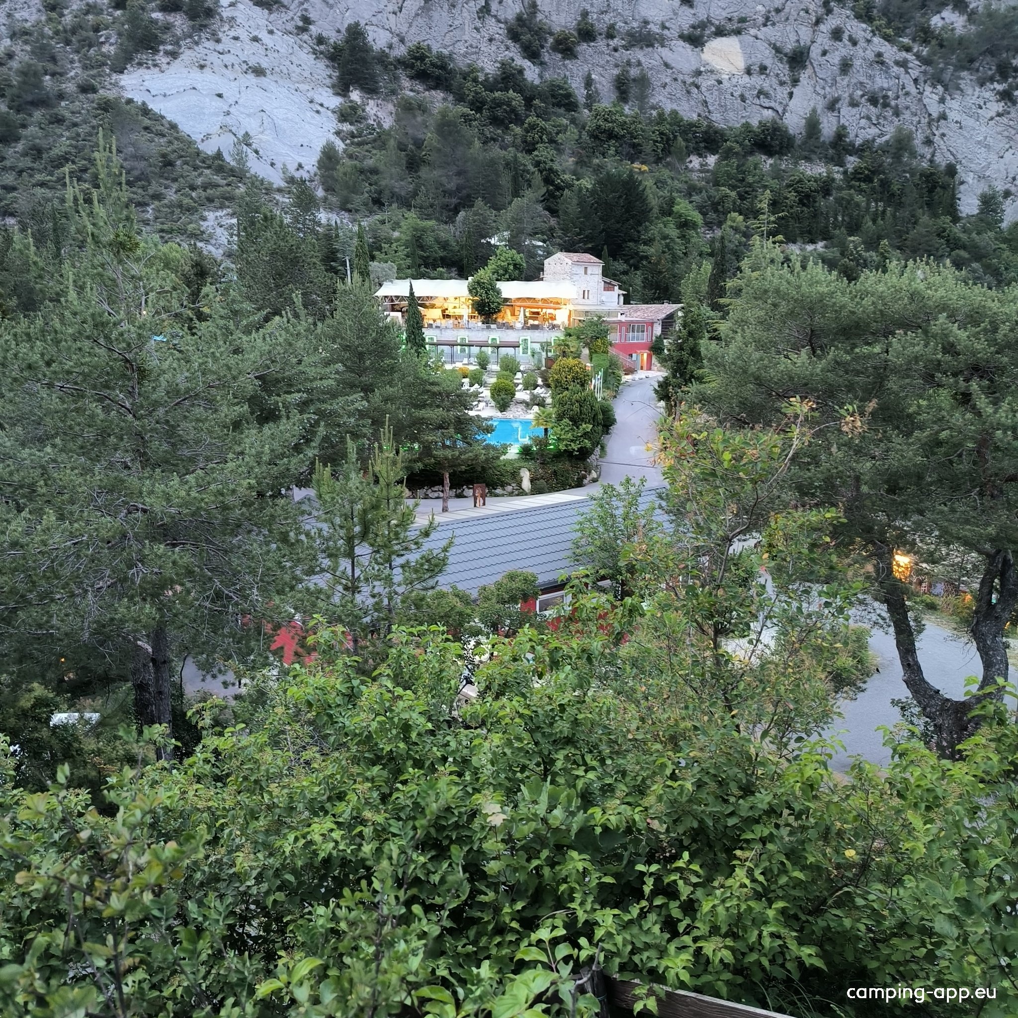Origan Village Naturiste (Naturisten Camping) — Camping Site in Puget-Théniers