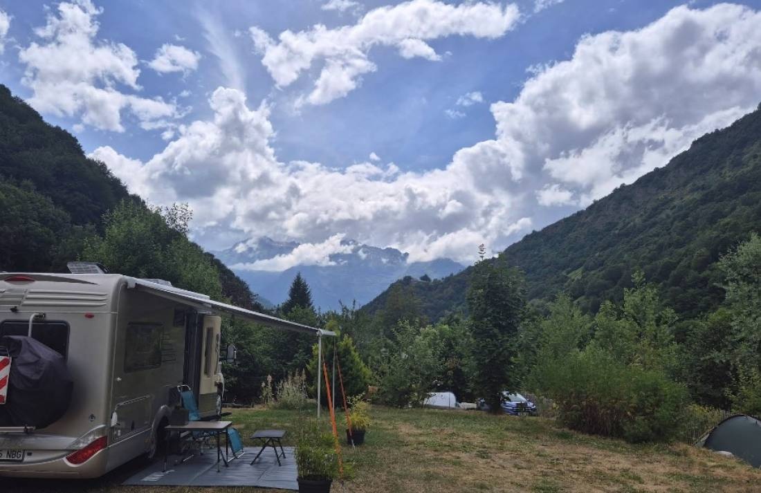 Camping La Ribère *** — Kamp yeri in Barèges