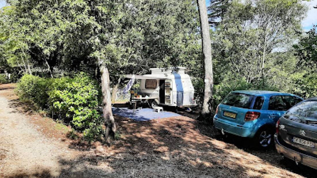 Le Camping de la Tour — Sítio de acampamento in Saint-Ambroix