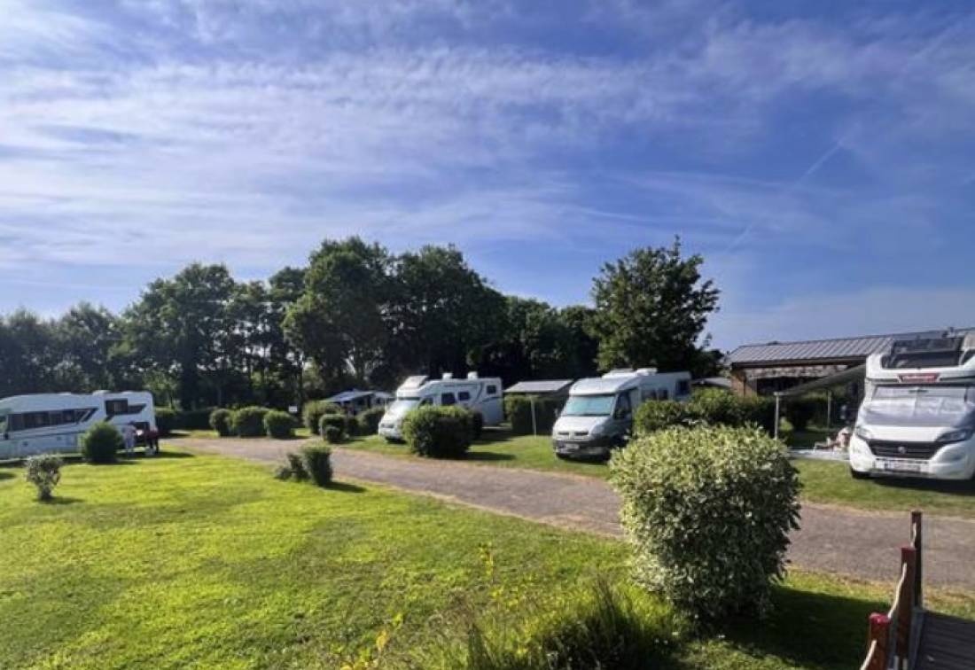 Camping La Tourelle — Campingplats in Moncontour 