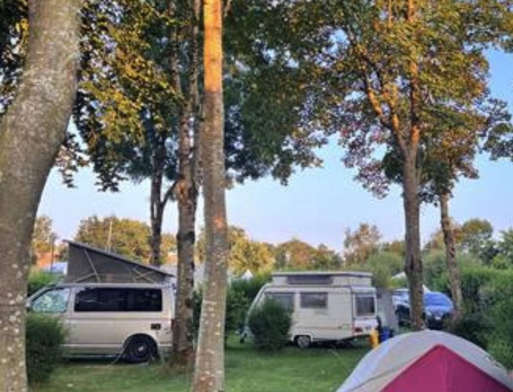 Camping La Tourelle — Campingplatz in Moncontour 