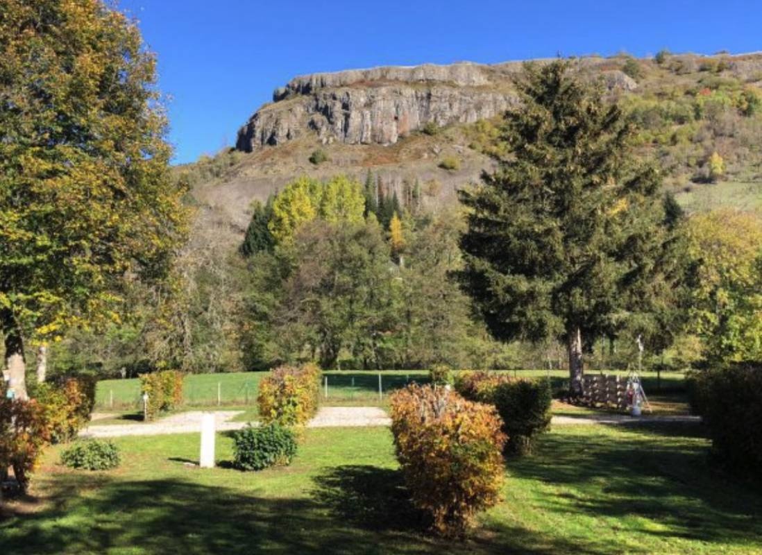 Camping La Santoire *** — Cámping in Saint-Bonnet-de-Condat 