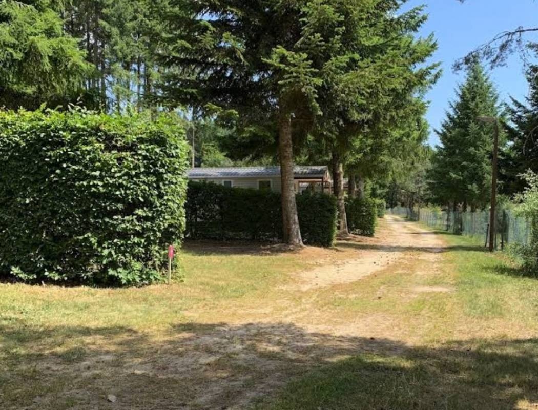 Camping de la Chanterelle *** — Campingplass in Champagnac-le-Vieux
